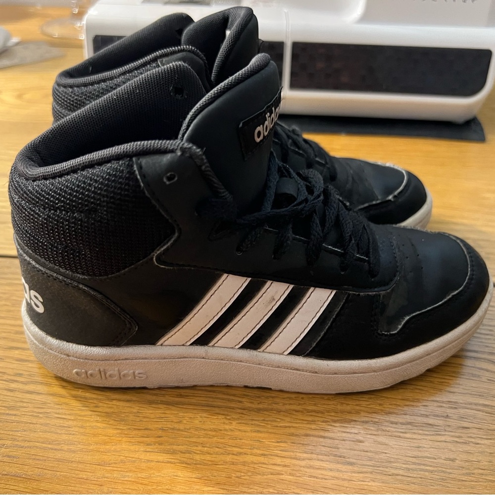 Boys sneakers